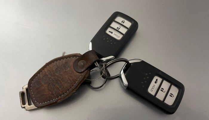 2018 Honda Amaze 1.2L I-VTEC V, Petrol, Manual, 1,11,878 km, Key Close Up