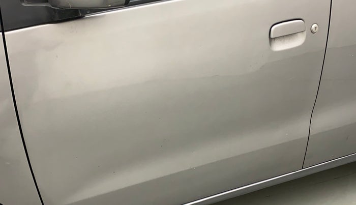 2013 Maruti Wagon R 1.0 VXI, Petrol, Manual, 1,12,689 km, Front passenger door - Minor scratches