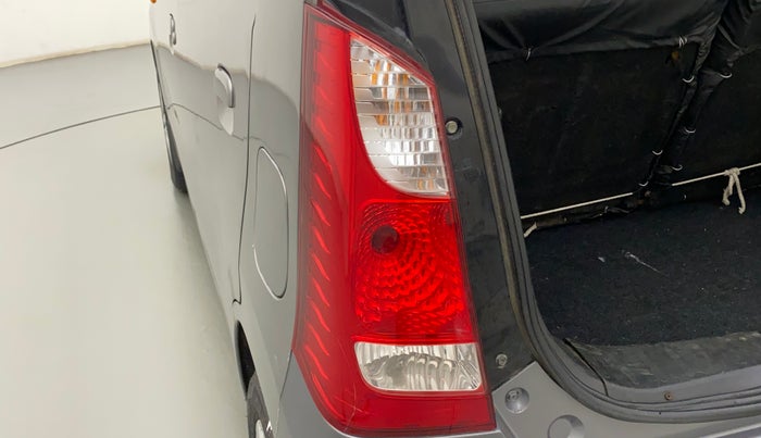 2013 Maruti Wagon R 1.0 VXI, Petrol, Manual, 1,12,689 km, Left tail light - < 2 inches,no. = 2