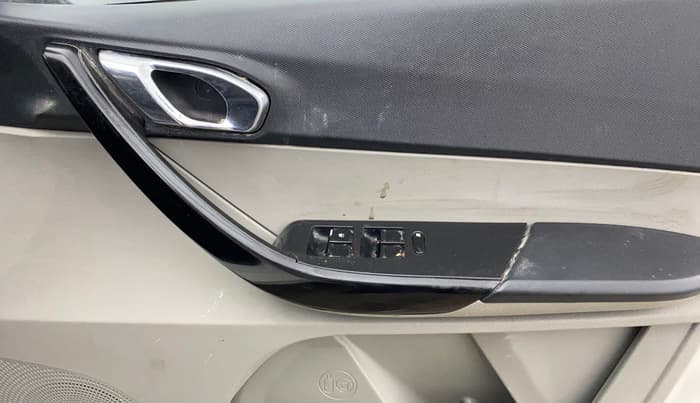 2018 Tata Tiago XZ PETROL, Petrol, Manual, 1,00,646 km, Driver Side Door Panels Control
