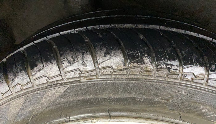 2015 Honda Jazz 1.2L I-VTEC V, Petrol, Manual, 41,198 km, Right Rear Tyre Tread