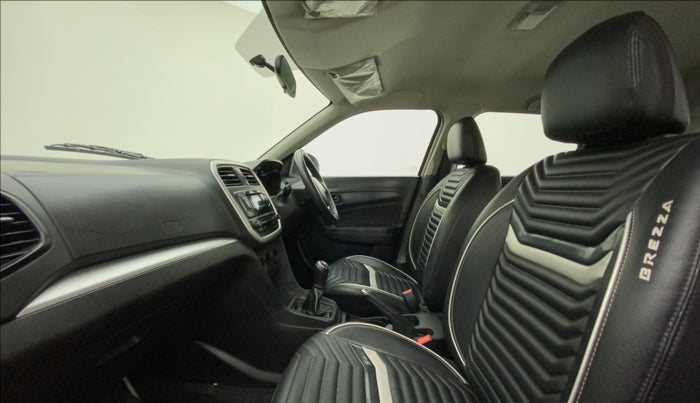 2018 Maruti Vitara Brezza VDI, Diesel, Manual, 30,549 km, Right Side Front Door Cabin
