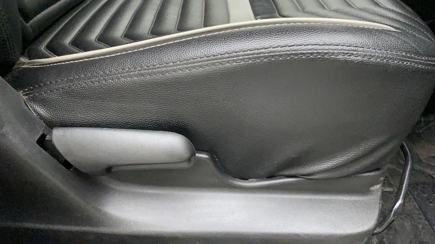 2018 Maruti Vitara Brezza VDI, Diesel, Manual, 30,549 km, Driver Side Adjustment Panel