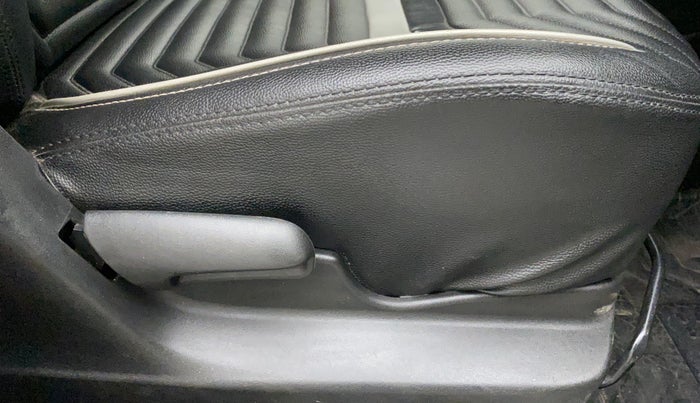 2018 Maruti Vitara Brezza VDI, Diesel, Manual, 30,549 km, Driver Side Adjustment Panel