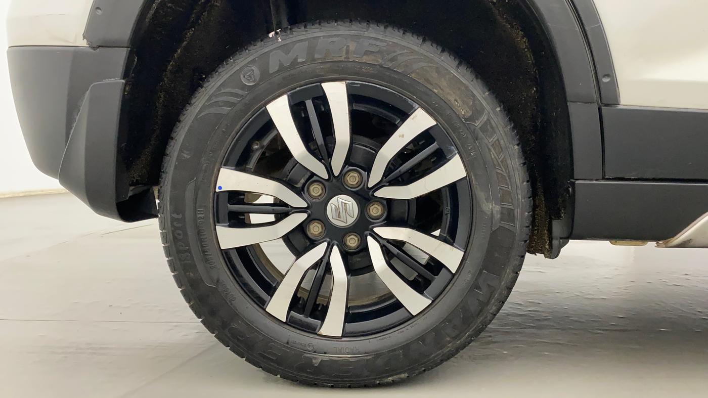 2018 Maruti Vitara Brezza VDI, Diesel, Manual, 30,549 km, Right Rear Wheel