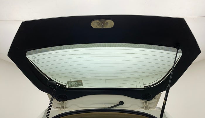 2017 Honda Brio S MT, CNG, Manual, 84,111 km, Boot Door Open