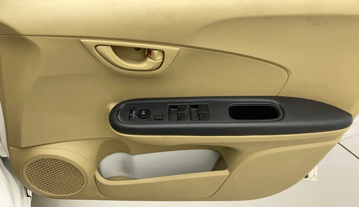 2017 Honda Brio S MT, CNG, Manual, 84,111 km, Driver Side Door Panels Control