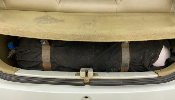 2017 Honda Brio S MT, CNG, Manual, 84,111 km, Boot Inside