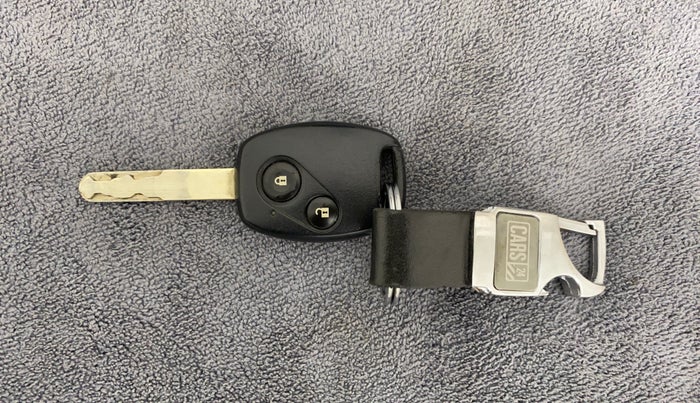 2017 Honda Brio S MT, CNG, Manual, 84,111 km, Key Close Up