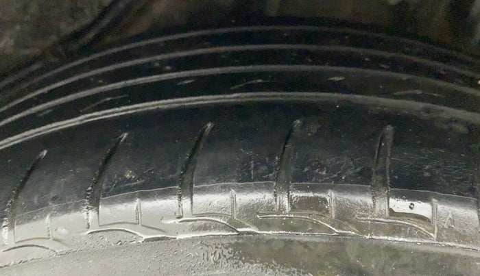 2017 Honda Brio S MT, CNG, Manual, 84,111 km, Left Rear Tyre Tread