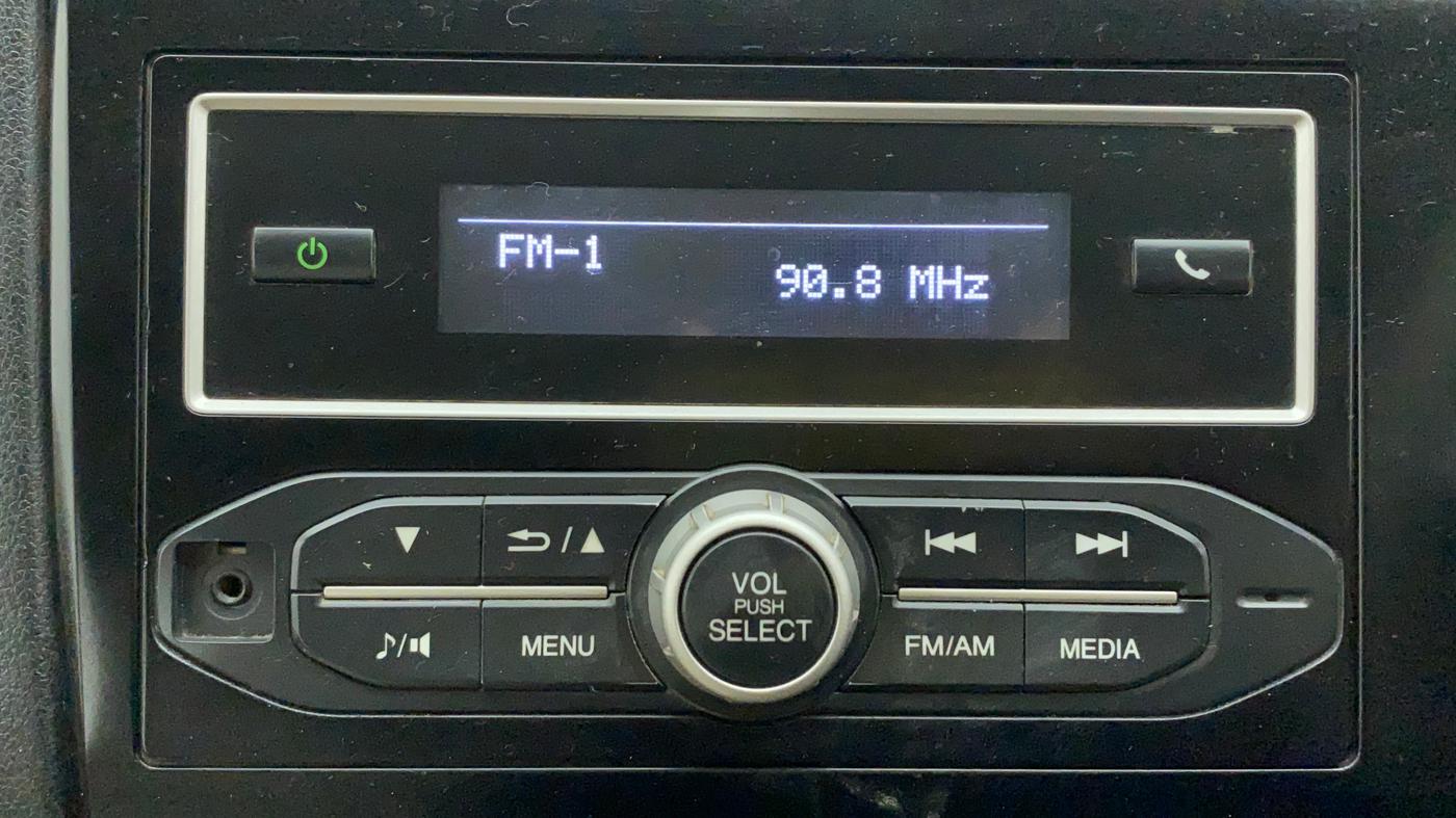 2017 Honda Brio S MT, CNG, Manual, 84,111 km, Infotainment System