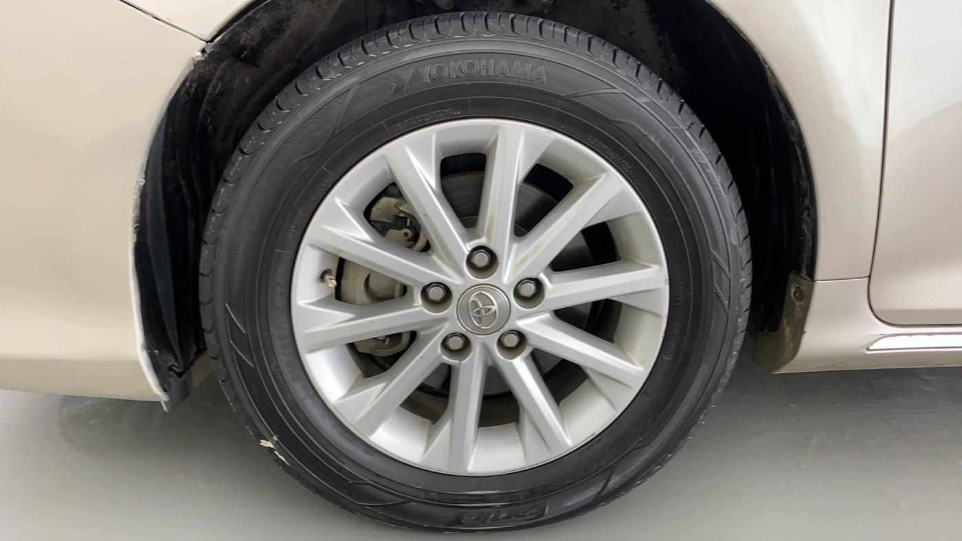 2015 Toyota Camry 2.5 AT, Petrol, Automatic, 93,626 km, Left Front Wheel