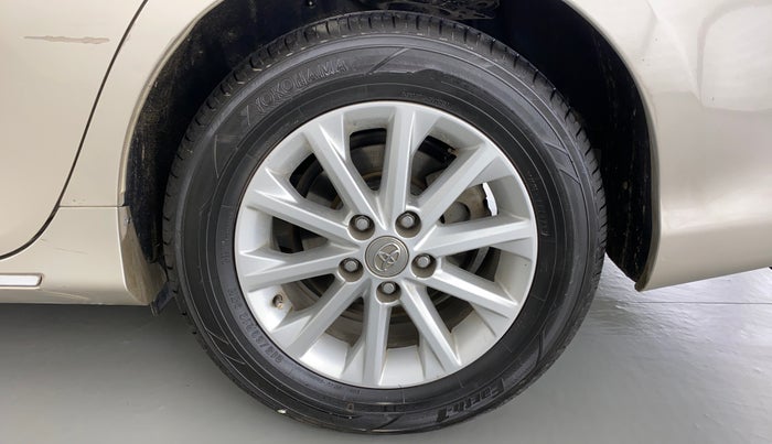 2015 Toyota Camry 2.5 AT, Petrol, Automatic, 93,626 km, Left Rear Wheel