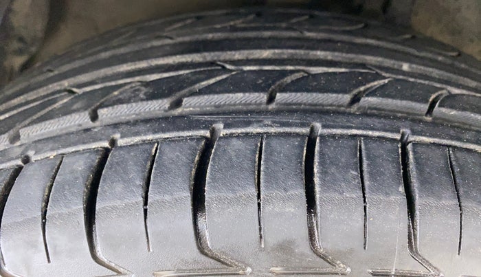 2015 Toyota Camry 2.5 AT, Petrol, Automatic, 93,626 km, Right Front Tyre Tread