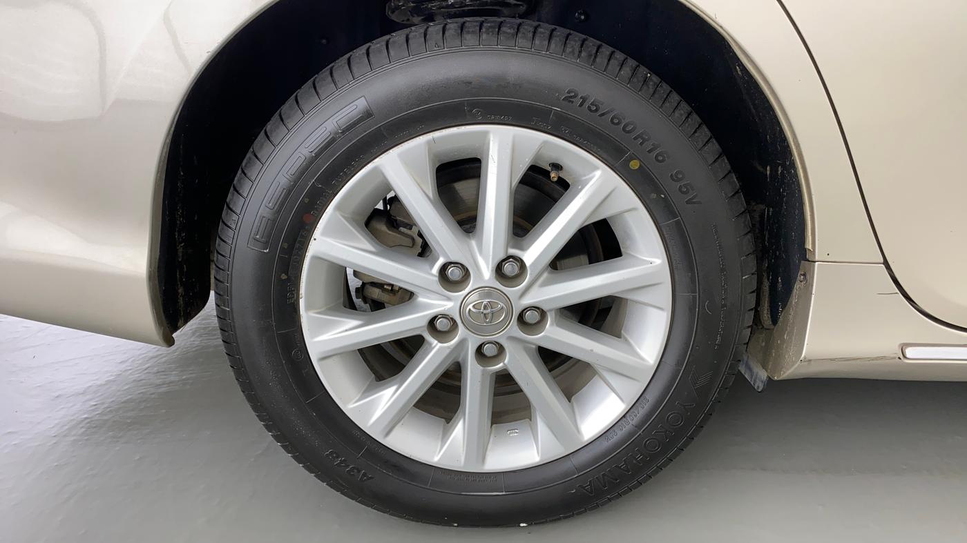 2015 Toyota Camry 2.5 AT, Petrol, Automatic, 93,626 km, Right Rear Wheel