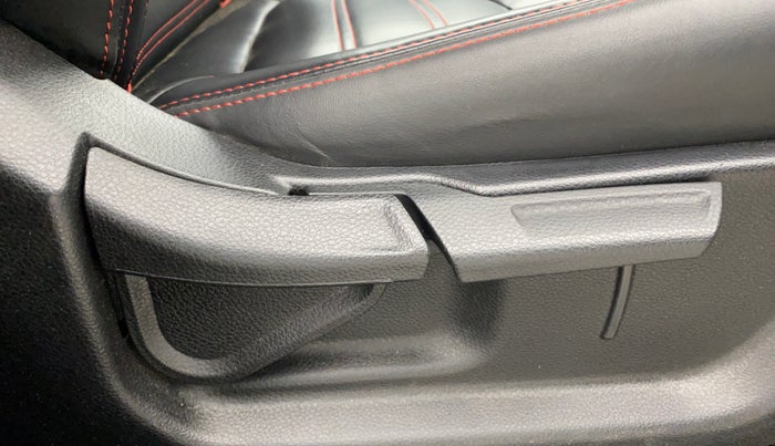 2022 KIA SONET HTK PLUS 1.2, Petrol, Manual, 33,651 km, Driver Side Adjustment Panel
