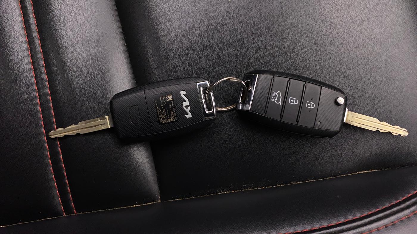 2022 KIA SONET HTK PLUS 1.2, Petrol, Manual, 33,651 km, Key Close Up