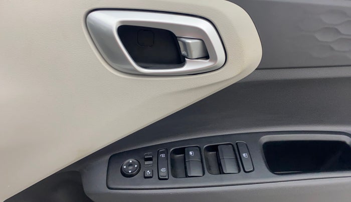 2022 Hyundai AURA SX PLUS 1.2 AMT, Petrol, Automatic, 14,943 km, Driver Side Door Panels Control