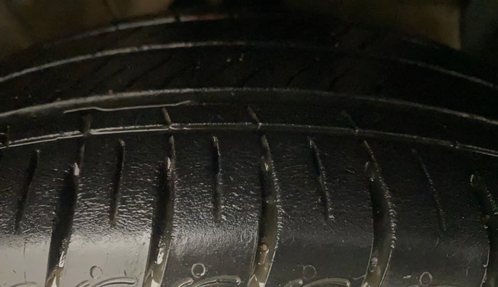 2022 Hyundai AURA SX PLUS 1.2 AMT, Petrol, Automatic, 14,943 km, Right Front Tyre Tread