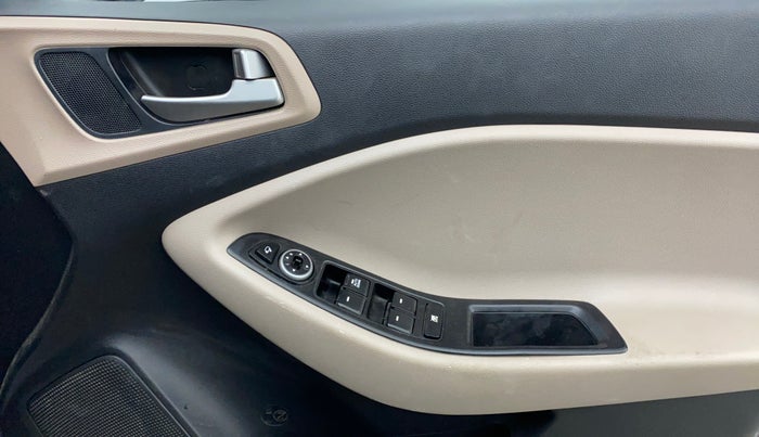 2020 Hyundai Elite i20 SPORTZ PLUS 1.2, Petrol, Manual, 61,538 km, Driver Side Door Panels Control