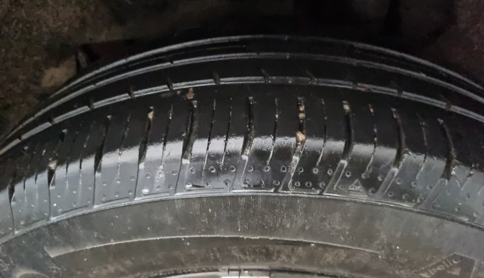 2022 Mahindra XUV700 AX 7 LUXURY P AT 7 STR, Petrol, Automatic, 55,480 km, Left Rear Tyre Tread