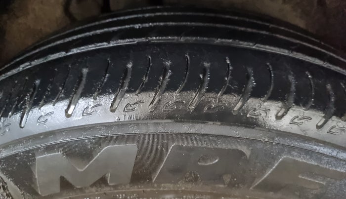 2022 Mahindra XUV700 AX 7 LUXURY P AT 7 STR, Petrol, Automatic, 55,480 km, Right Rear Tyre Tread