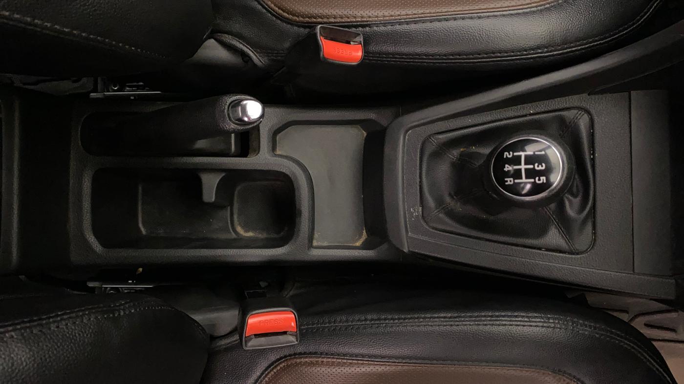 2024 Maruti BREZZA LXI, Petrol, Manual, 25,650 km, Gear Lever