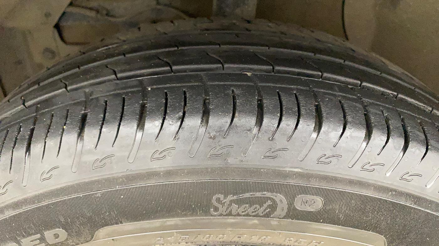 2024 Maruti BREZZA LXI, Petrol, Manual, 25,650 km, Left Front Tyre Tread