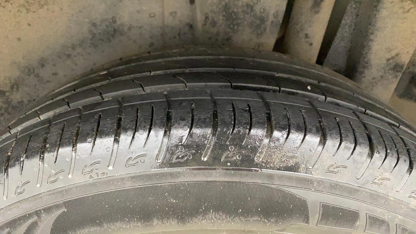 2024 Maruti BREZZA LXI, Petrol, Manual, 25,650 km, Left Rear Tyre Tread