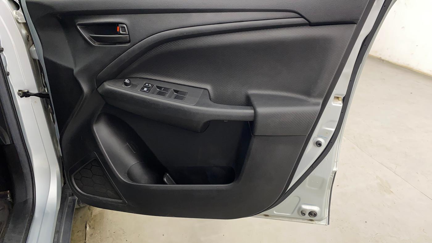 2024 Maruti BREZZA LXI, Petrol, Manual, 25,650 km, Driver Side Door Panels Control