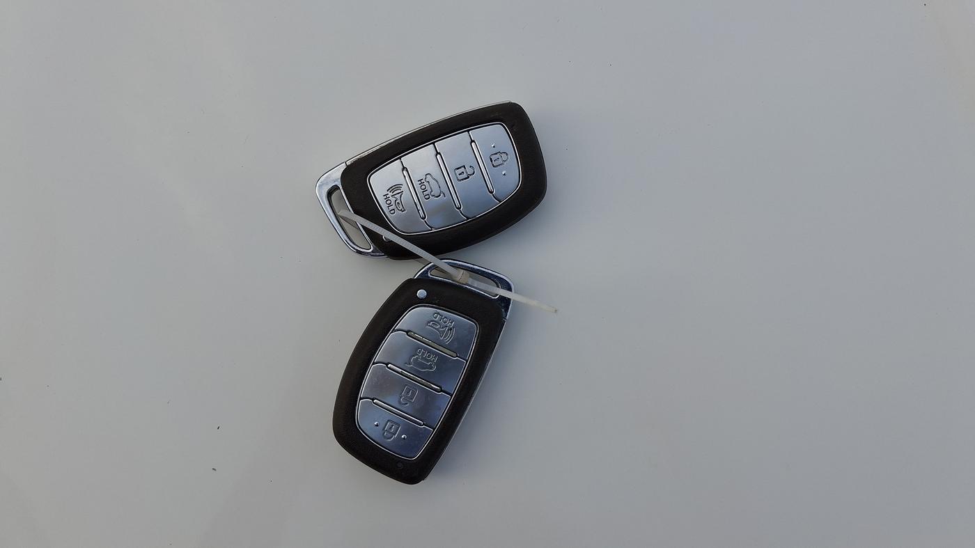 2021 Hyundai NEW I20 ASTA 1.2 MT, Petrol, Manual, 1,05,761 km, Key Close Up
