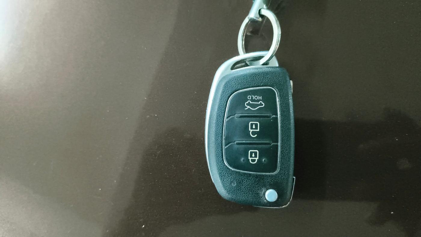 2014 Hyundai Xcent S 1.2, Petrol, Manual, 1,09,143 km, Key Close Up