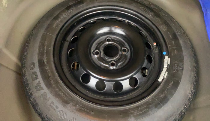 2015 Maruti Swift Dzire VXI, Petrol, Manual, 63,718 km, Spare Tyre