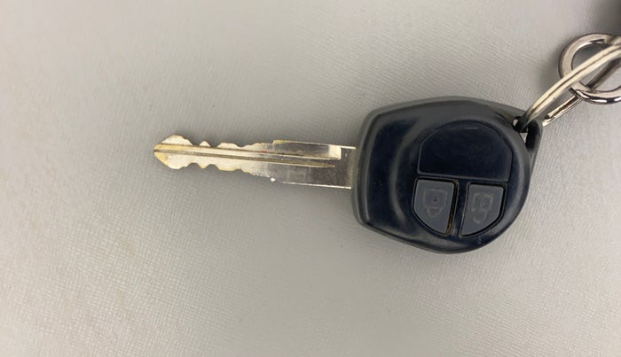 2015 Maruti Swift Dzire VXI, Petrol, Manual, 63,718 km, Key Close Up