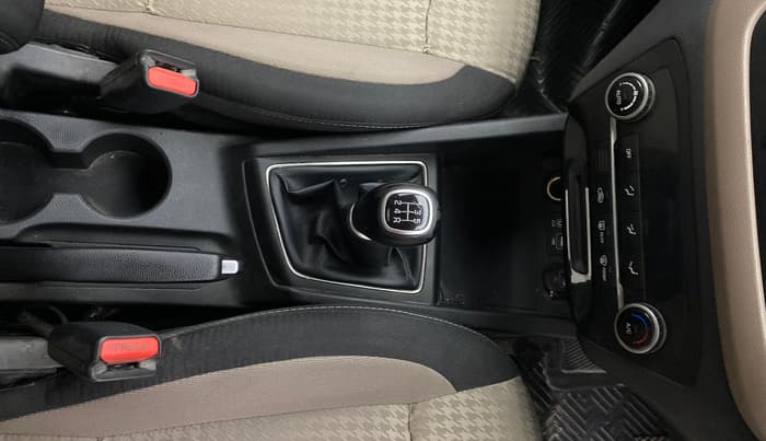 2019 Hyundai Elite i20 ASTA 1.2 (O), Petrol, Manual, 94,899 km, Gear Lever