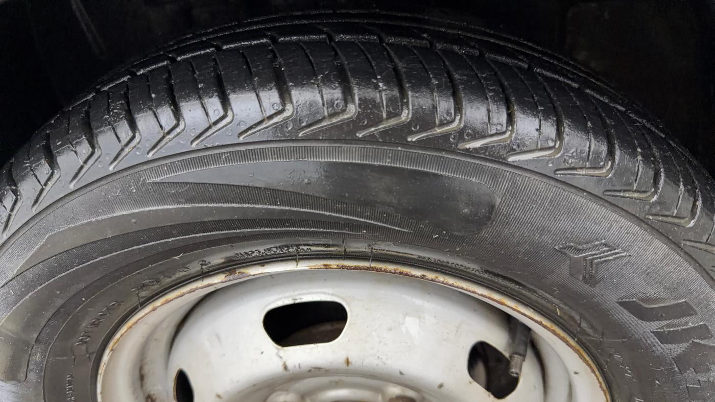 2019 Datsun Redi Go A, Petrol, Manual, 34,061 km, Left Front Tyre Tread