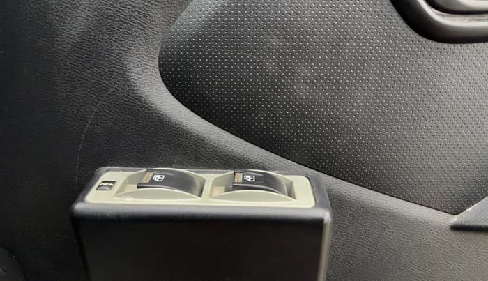 2019 Datsun Redi Go A, Petrol, Manual, 34,061 km, Driver Side Door Panels Control