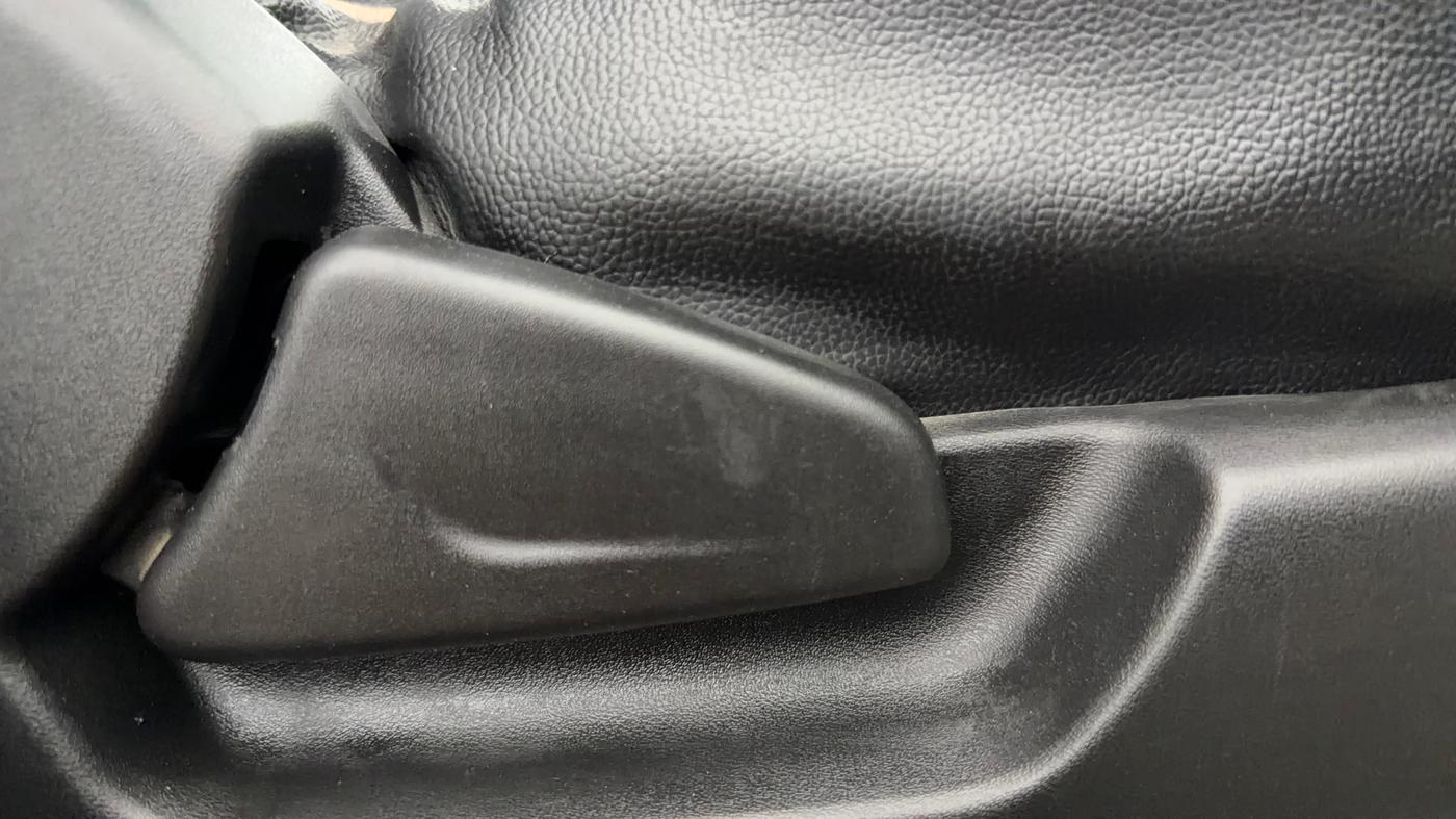 2019 Datsun Redi Go A, Petrol, Manual, 34,061 km, Driver Side Adjustment Panel