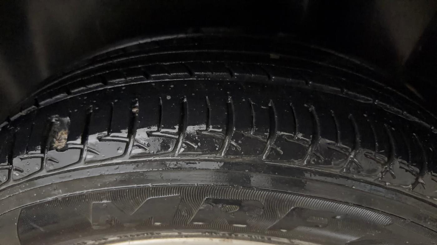 2018 Maruti Ciaz DELTA 1.5 SHVS MT PETROL, Petrol, Manual, 57,805 km, Left Rear Tyre Tread