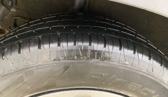 2022 KIA SONET HTK PLUS 1.2, Petrol, Manual, 12,080 km, Right Rear Tyre Tread