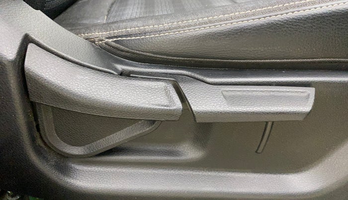 2022 KIA SONET HTK PLUS 1.2, Petrol, Manual, 12,080 km, Driver Side Adjustment Panel