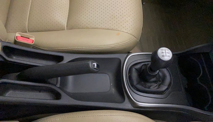 2016 Honda City 1.5L I-VTEC V MT, Petrol, Manual, 91,937 km, Gear Lever