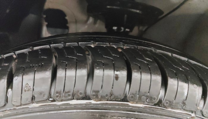 2020 Hyundai Elite i20 SPORTZ PLUS 1.2, CNG, Manual, 56,357 km, Left Front Tyre Tread