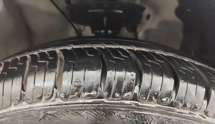 2020 Hyundai Elite i20 SPORTZ PLUS 1.2, CNG, Manual, 56,357 km, Right Front Tyre Tread