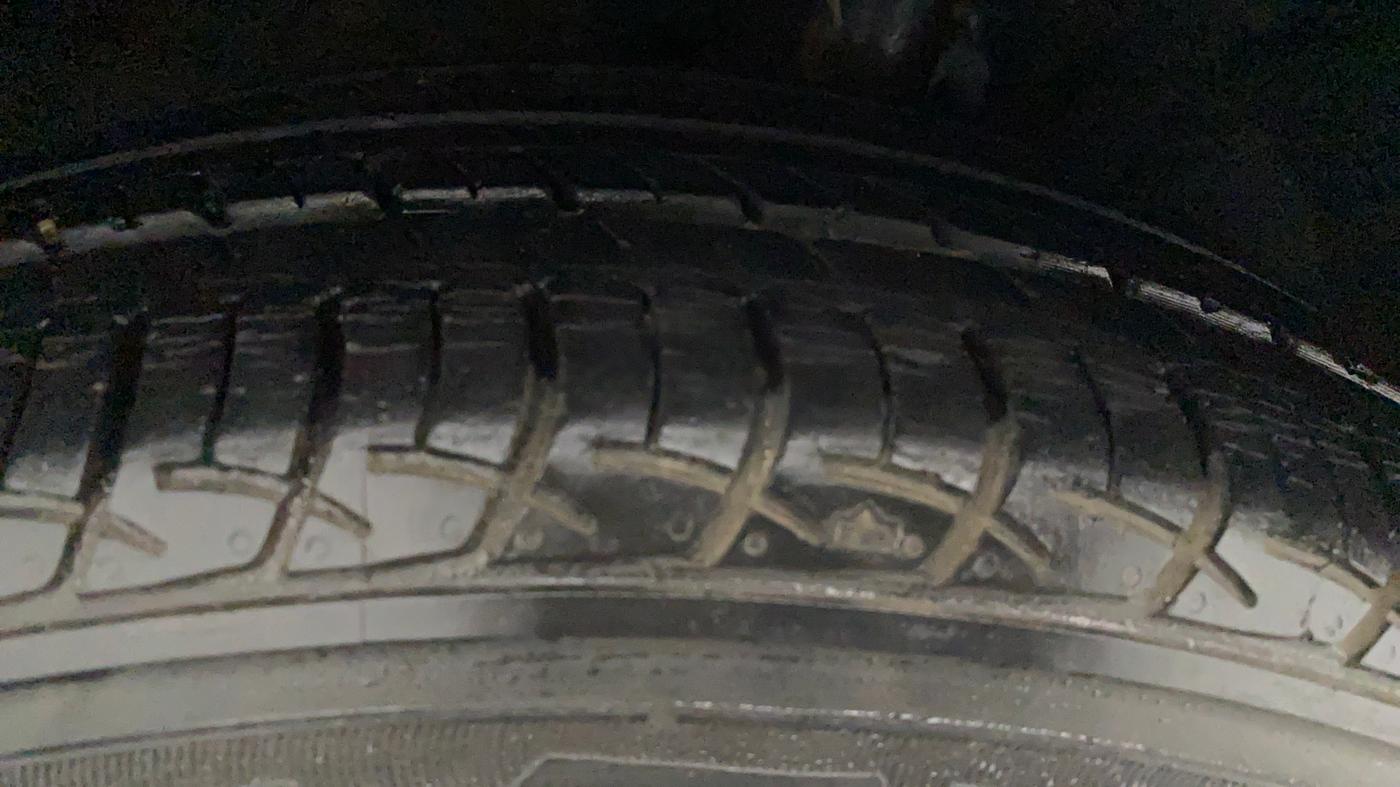 2017 Maruti Baleno DELTA PETROL 1.2, Petrol, Manual, 15,947 km, Right Rear Tyre Tread
