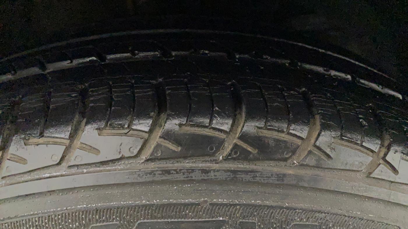 2017 Maruti Baleno DELTA PETROL 1.2, Petrol, Manual, 15,947 km, Right Front Tyre Tread