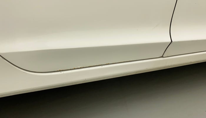 2015 Honda City 1.5L I-VTEC V MT, Petrol, Manual, 93,489 km, Right running board - Minor scratches