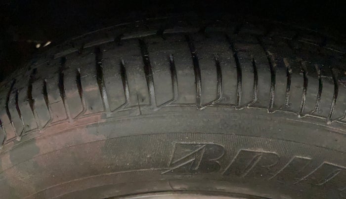 2014 Hyundai i10 MAGNA 1.1, Petrol, Manual, 9,638 km, Left Front Tyre Tread