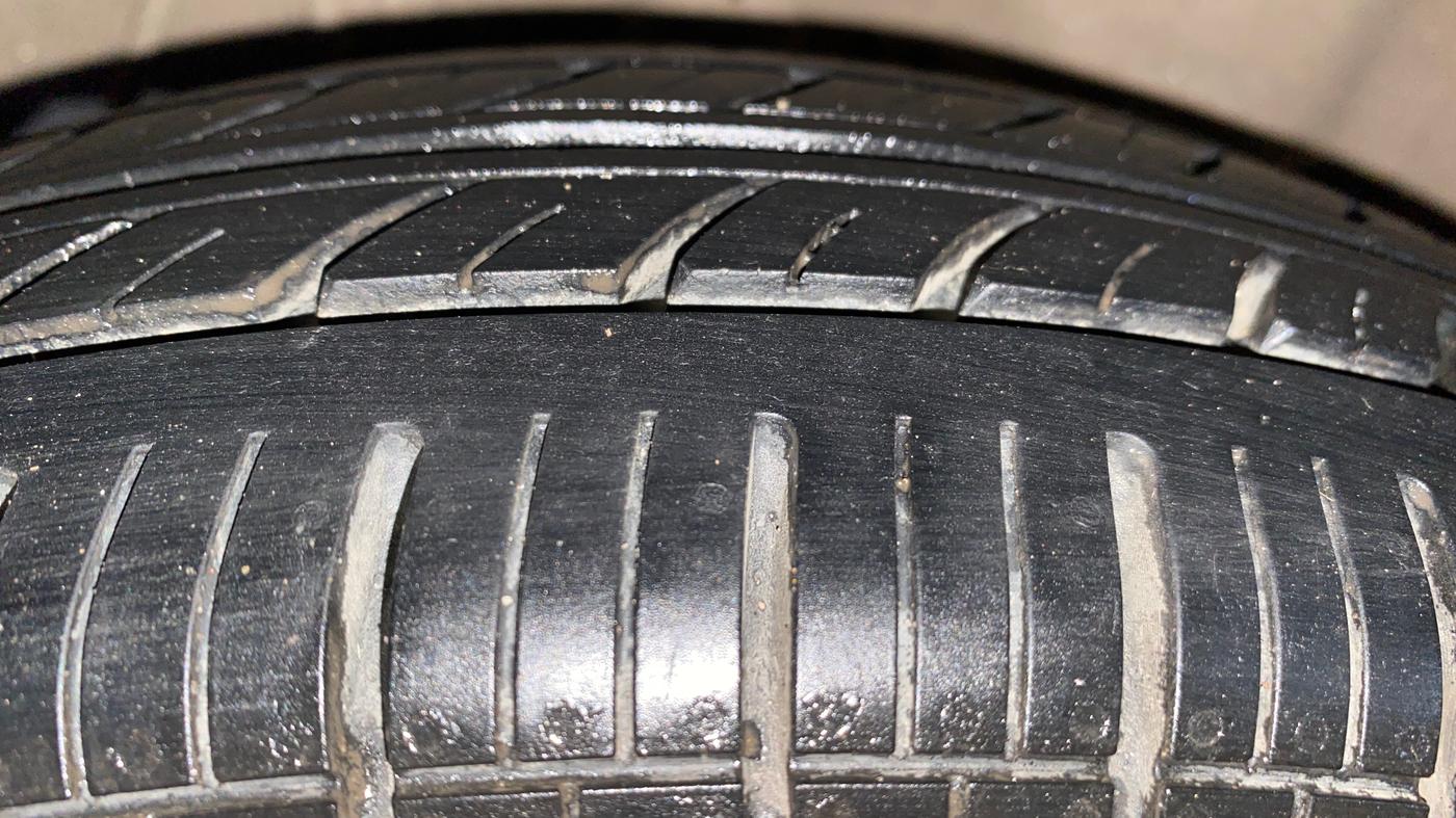 2014 Hyundai Eon ERA +, Petrol, Manual, 33,392 km, Right Rear Tyre Tread