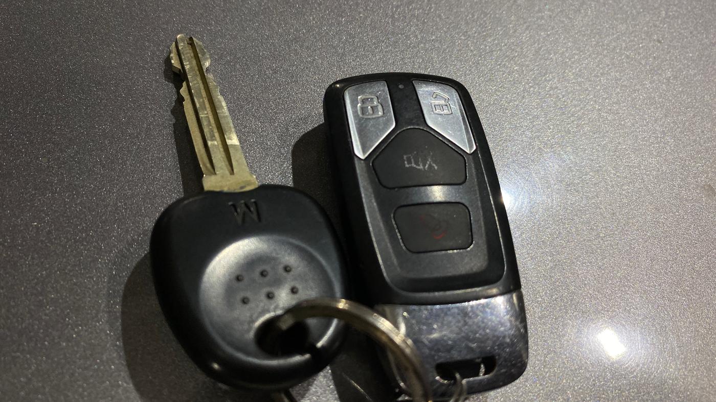 2014 Hyundai Eon ERA +, Petrol, Manual, 33,392 km, Key Close Up